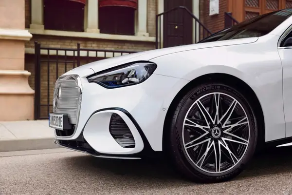 De ce contează dealerul când cumperi un Mercedes-Benz nou